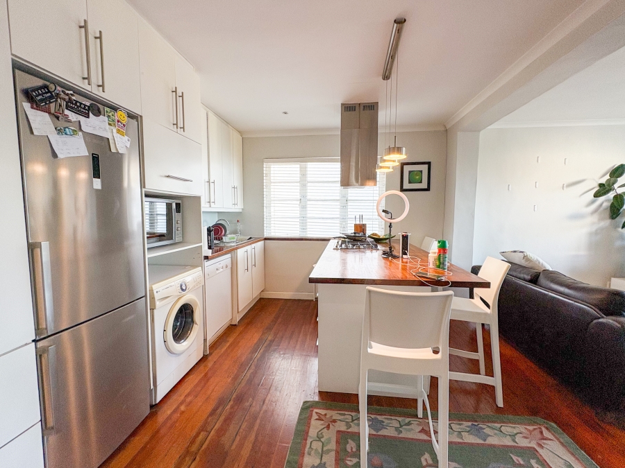 2 Bedroom Property for Sale in Vredehoek Western Cape